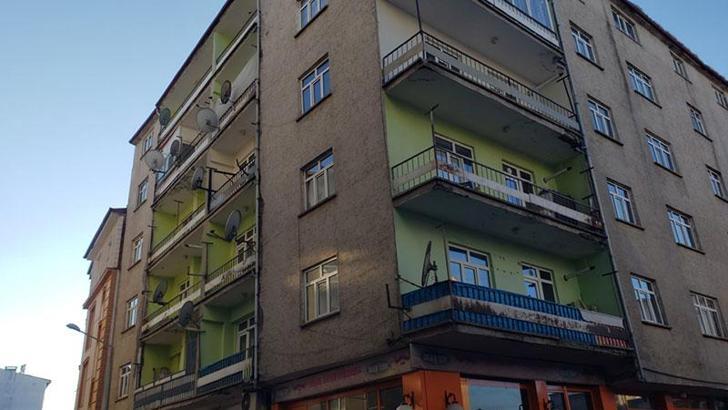 Karakoçan’da depremden ağır hasar gören 11 bina boşaltıldı