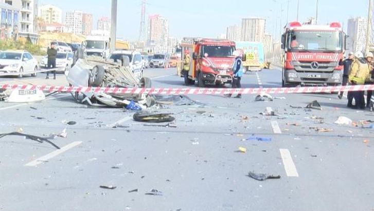 Başakşehir'de karşı şeride geçen otomobil başka bir otomobile çarptı: 1 ölü, 2 yaralı