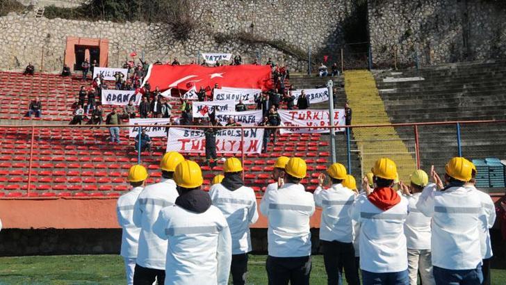 Zonguldak Kömürspor ile Karabük İdman Yurdu depremzedeler için sahaya çıktı