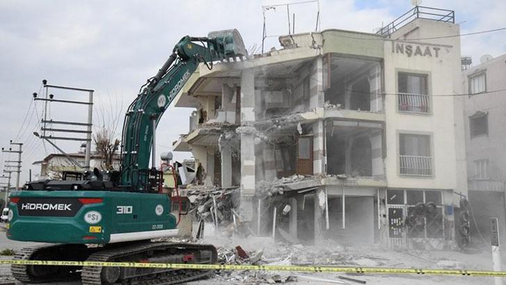 Osmaniye’de ağır hasarlı binaların delil tespiti yapılmadan yıkımı, mahkeme kararıyla durduruldu