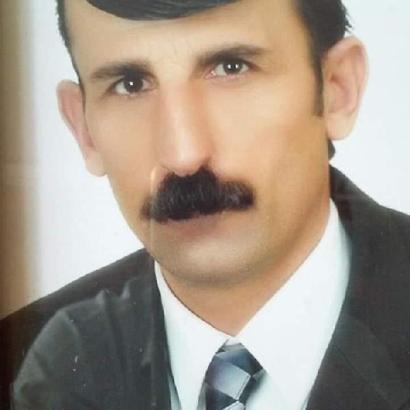 Kepçe operatörüne yol gösterirken üzerine çığ düştü; köylüler kurtardı