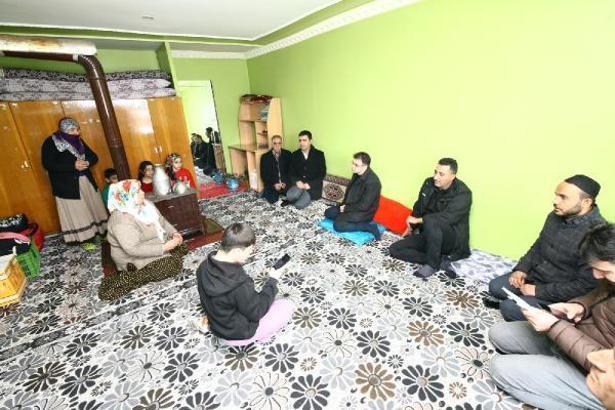 Özalp'a gelen 63 depremzede aile, evlere yerleştirildi