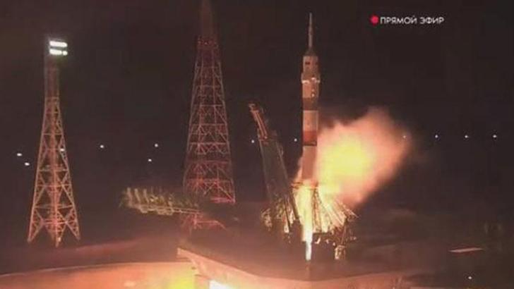 Uzay İstasyonu’ndan 3 kişilik ekibi getirecek Soyuz operasyonu başladı