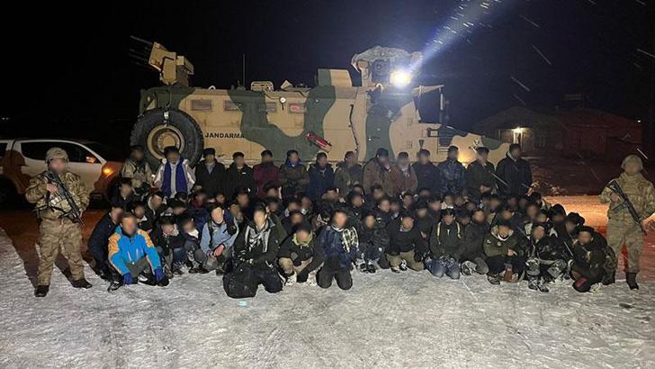 İran sınır hattından giriş yapan 232 kaçak göçmen yakalandı