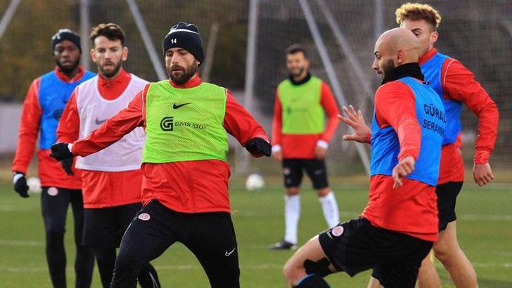 Antalyaspor, 2 kez ertelenen Beşiktaş maçına 18 eksikle çıkacak