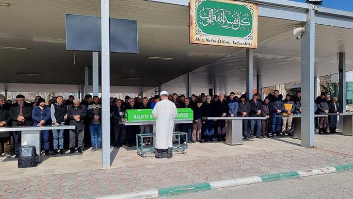 Havalimanındaki çalışmada göçük altında kalan 2 işçi, toprağa verildi