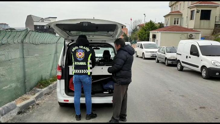 Döküm alanı dışına moloz döken kamyon ÅŸoförüne 819 bin lira ceza