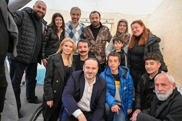 Dizi oyuncuları Kahramanmaraş’ta depremzedelerle bir araya geldi