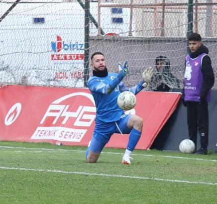 Menemen FK'da kaleci Bora babasının izinde