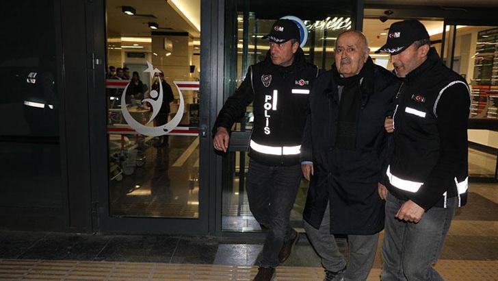 Rende Sitesi'nin sahibi: Kolon kesseydik zaten deprem öncesinde bina üzerimize düşerdi