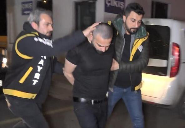 Eczacı kalfası ile ev arkadaşını kendisine küfrettikleri için öldürmüş