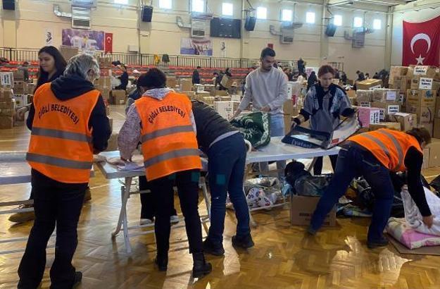 Çiğli Belediyesi'nden depremzedelere ziyaret