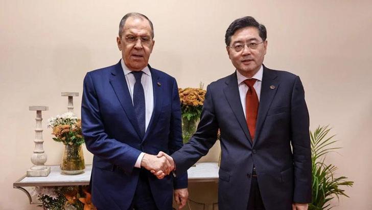 Rusya Dışişleri Bakanı Lavrov, Çinli mevkidaşı Qin Gang ile görüştü