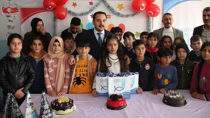 Depremzede Ruken'e 9'uncu yaş günü sürprizi