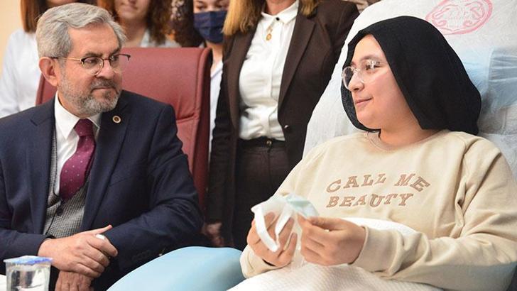 248'inci saatte enkazdan kurtarılan Aleyna Ölmez taburcu oldu