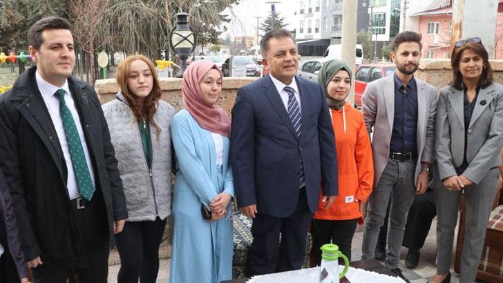 Burdurlu gönüllüler depremzedelere kucak açtı
