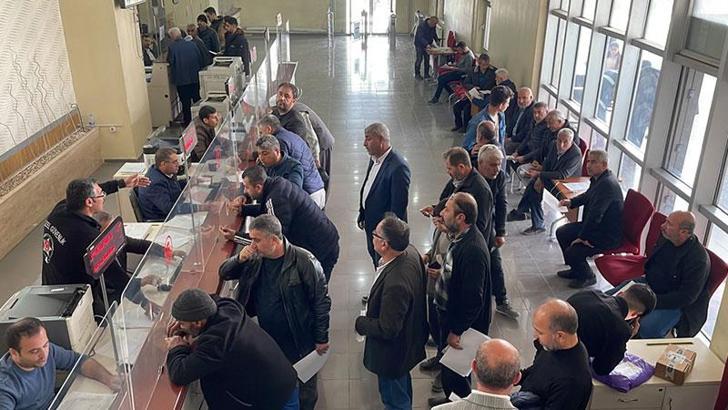 SGK: EYT başvurularında 'Emekli olur' yazısına gerek yok