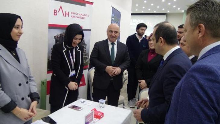 İş arayan ile işverenler fuarda buluştu