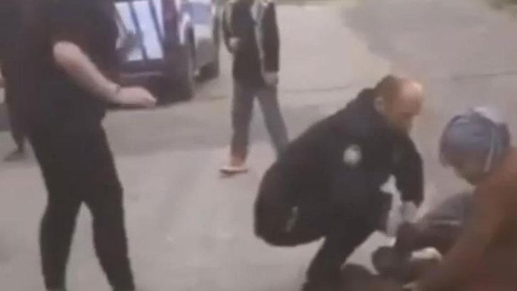 Polis eşliğinde çocuklarını görmeye giden kadın, eski kocası tarafından bıçakla öldürüldü