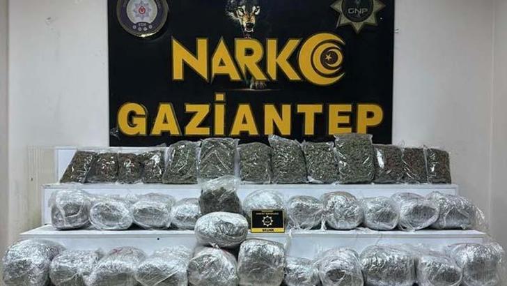 'Onix' ile aramada 28 kilo 400 gram uyuşturucu ele geçirildi