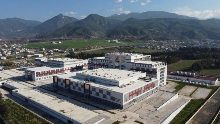 Yeni Osmaniye Devlet Hastanesi’nde acil ve poliklinik hizmeti