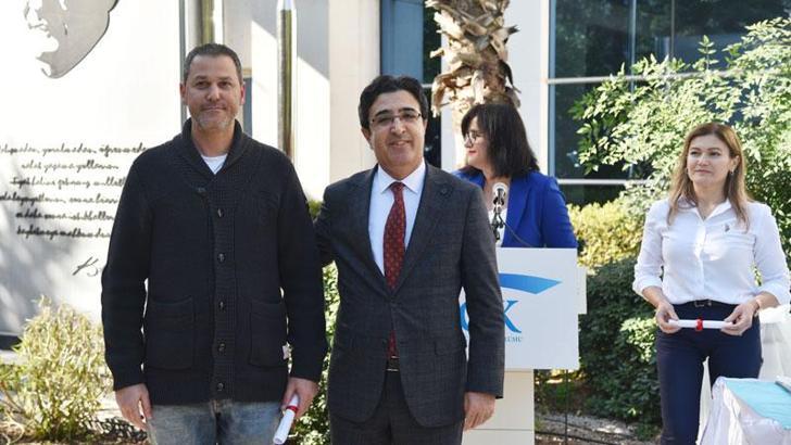 Antalya'da aylıkları bağlanan EYT'liler maaş döküm belgelerini aldı