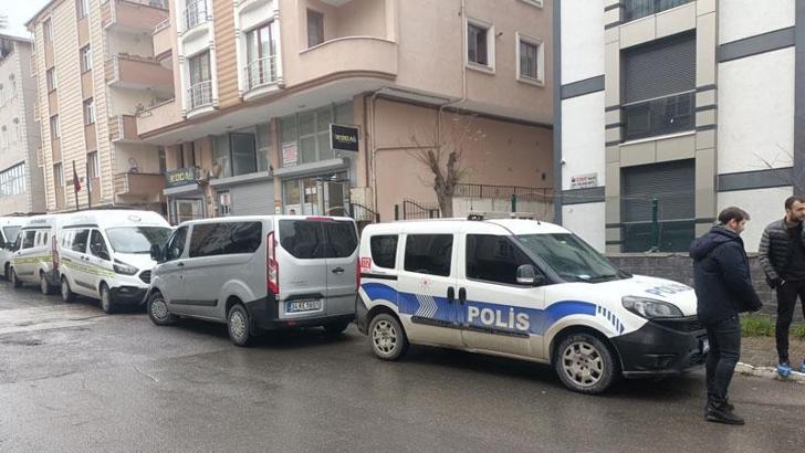 Pendik'te tartıştığı eşini bıçakla öldürüp 5. kattan atladı