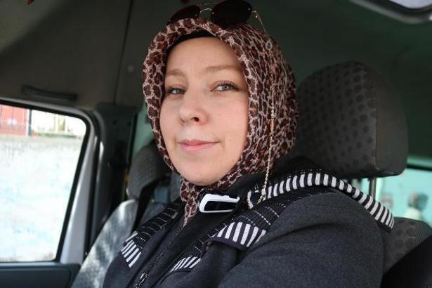 2 çocuk annesi Hülya, videosunu izlediği kadınlardan etkilenerek servis şoförü oldu