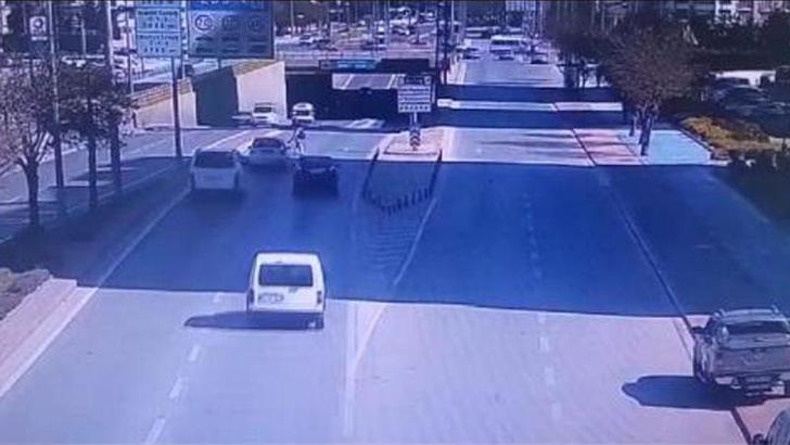 Yolun karşısına geçerken otomobilin çarptığı kadın öldü