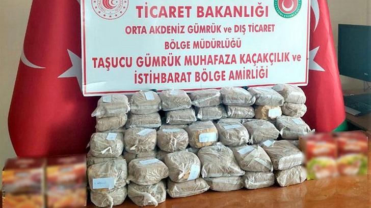 Taşucu Limanı'ndaki TIR'larda 35 kilo esrar ele geçirildi