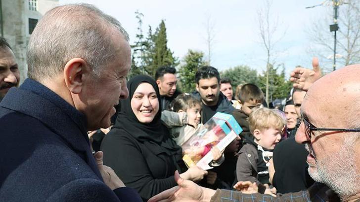 Cumhurbaşkanı Erdoğan Fatih'te esnafı ziyaret etti