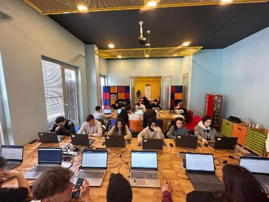 Programlama dili Python eğitimleri Akademi Beyoğlu'nda başlıyor