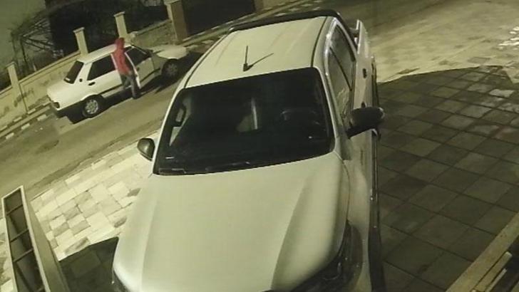 Komşu mahallelerde aynı gece aynı marka 2 otomobil çalındı