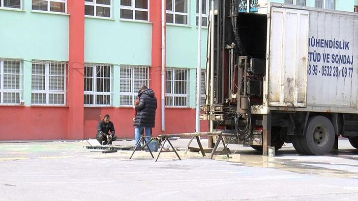 Tahliye edilen Yakuplu İlkokulu'nda zemin etüt çalışmalarına başlandı