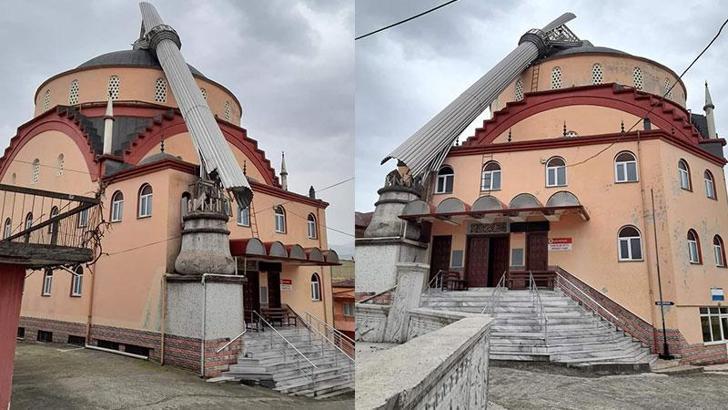Zonguldak’ta şiddetli rüzgardan caminin minaresi devrildi