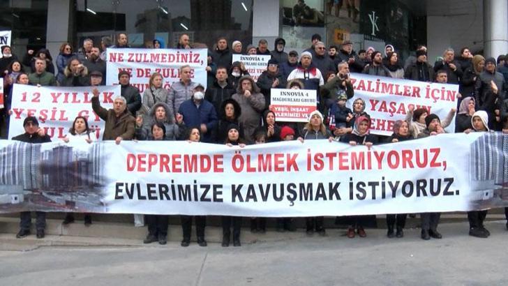 Site mağdurları teslim edilmeyen evleri için basın açıklaması yaptı