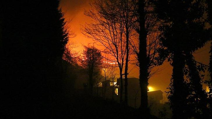 Trabzon Of'ta örtü yangını