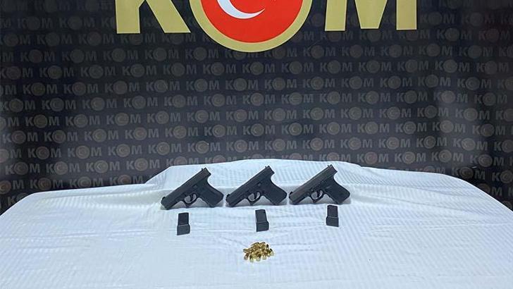 Edirne’de otomobilde 3 suikast silahı ele geçirildi; sürücü tutuklandı