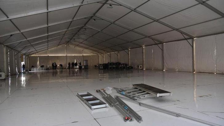 'İlk evim' projesinde kuraların çekileceği Tuzla'da çadırlar kurulmaya başlandı