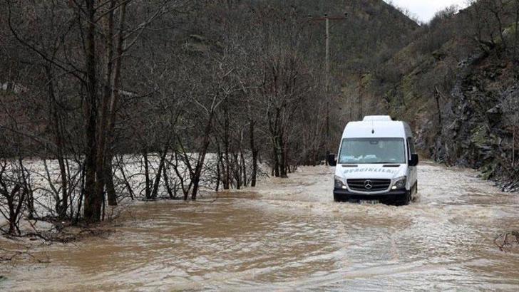 Munzur Çayı taştı, Tunceli- Ovacık karayolu kapatıldı