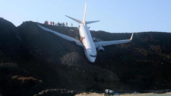 Pistten çıkan uçağın ikinci pilotu: Sağ motor geri itiş sisteminde arıza mevcuttu