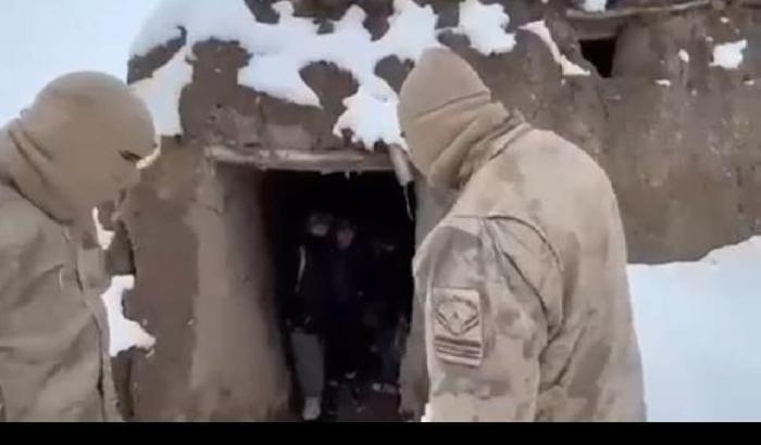 Van'da, metruk evde 86 kaçak göçmen yakalandı