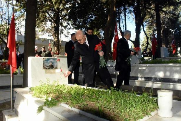 Kadifekale Hava Şehitliği'nde anma töreni