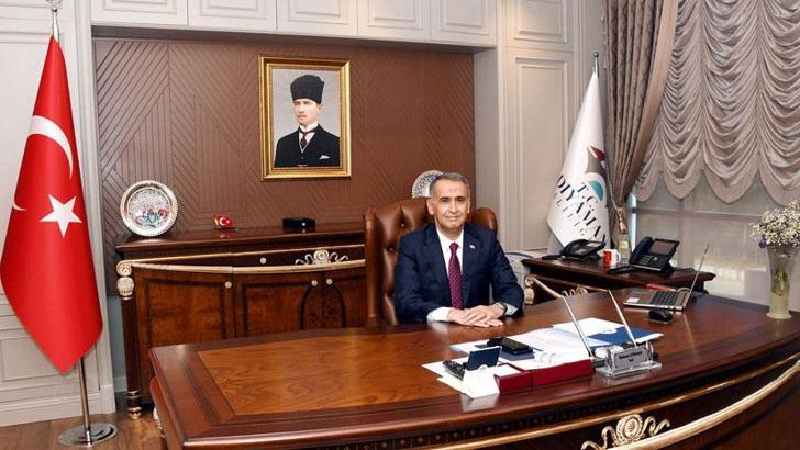 İstifa eden Adıyaman Valisi'nden 'deprem' şiiri