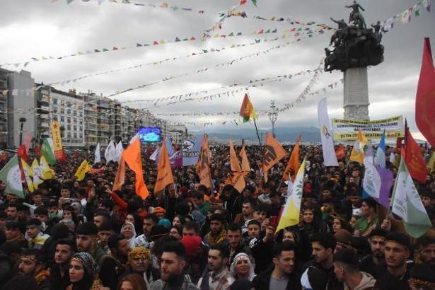 İzmir'de nevruz etkinliğinde konuşan Erkan Baş: Bizi açlıkta, yoksullukta birleştirdiler