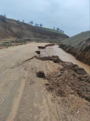 Elazığ'da sağanak; dereler taştı (2)