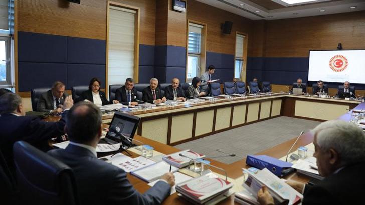 'Depremde orta ve üzeri hasar alan yapı denetimli bina sayısı 216'