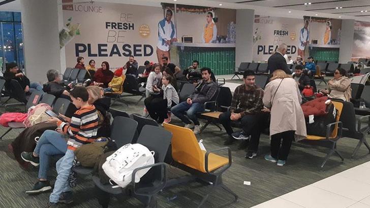 Kabin basıncı düşen yolcu uçağı İstanbul Havalimanı'na acil iniş yaptı