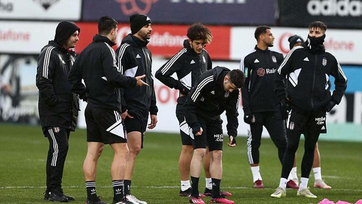 Beşiktaş, yağmur altında çalıştı