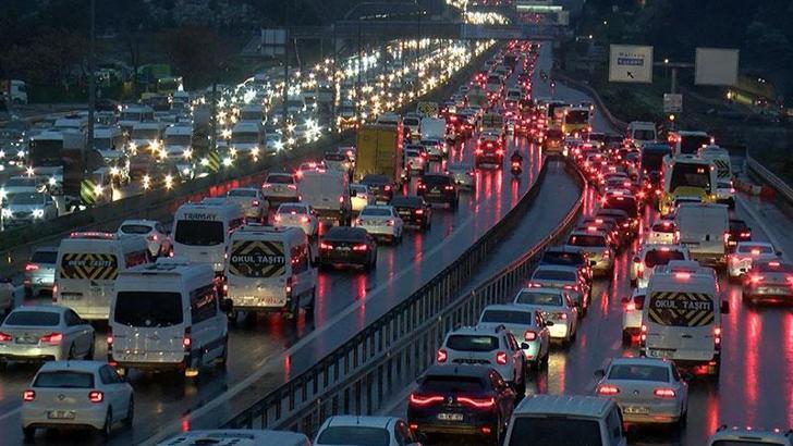 İstanbul'da trafik yoğunluğu yüzde 90'a ulaştı